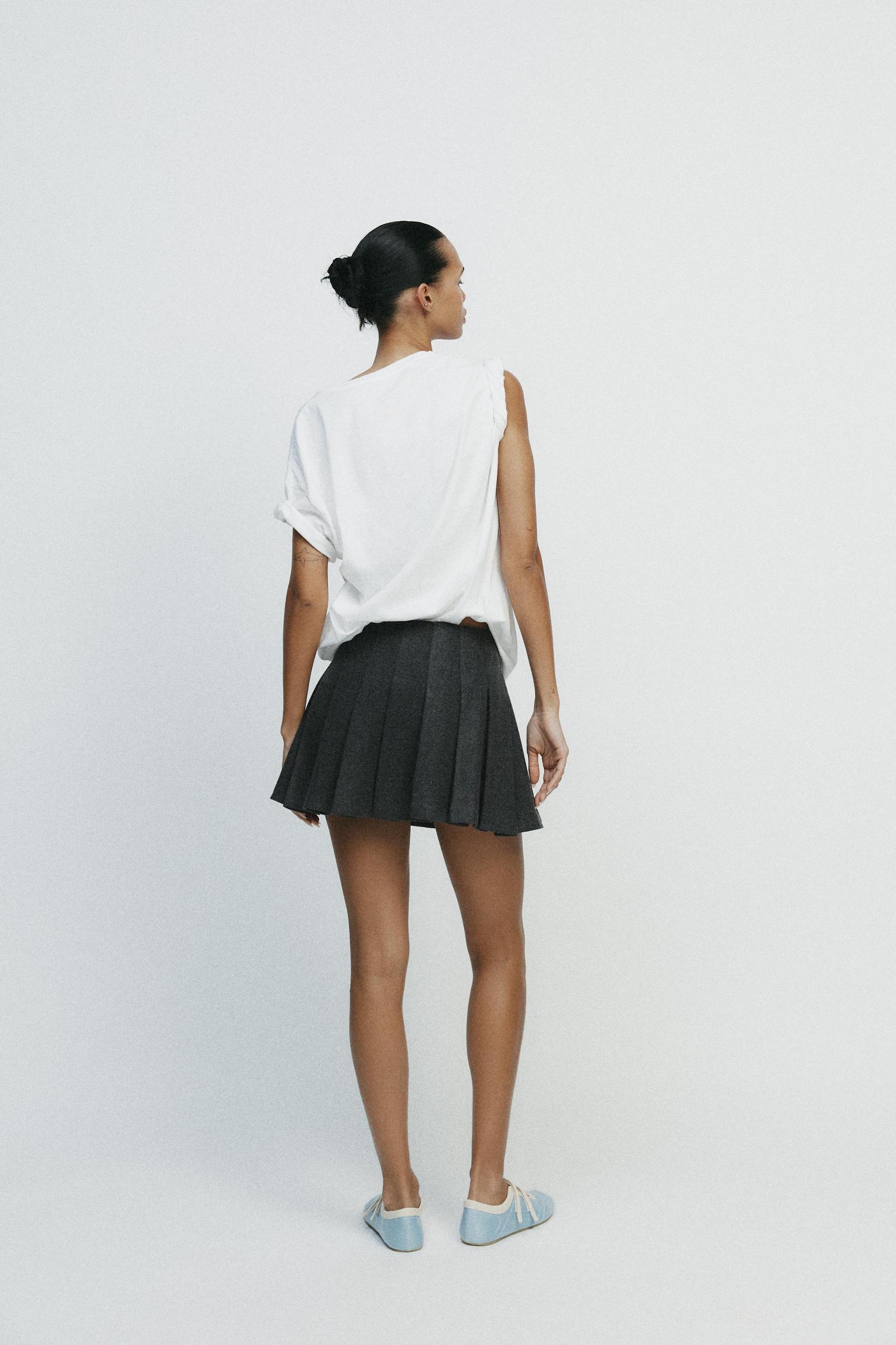 PLEATED MINI SKIRT Product Image