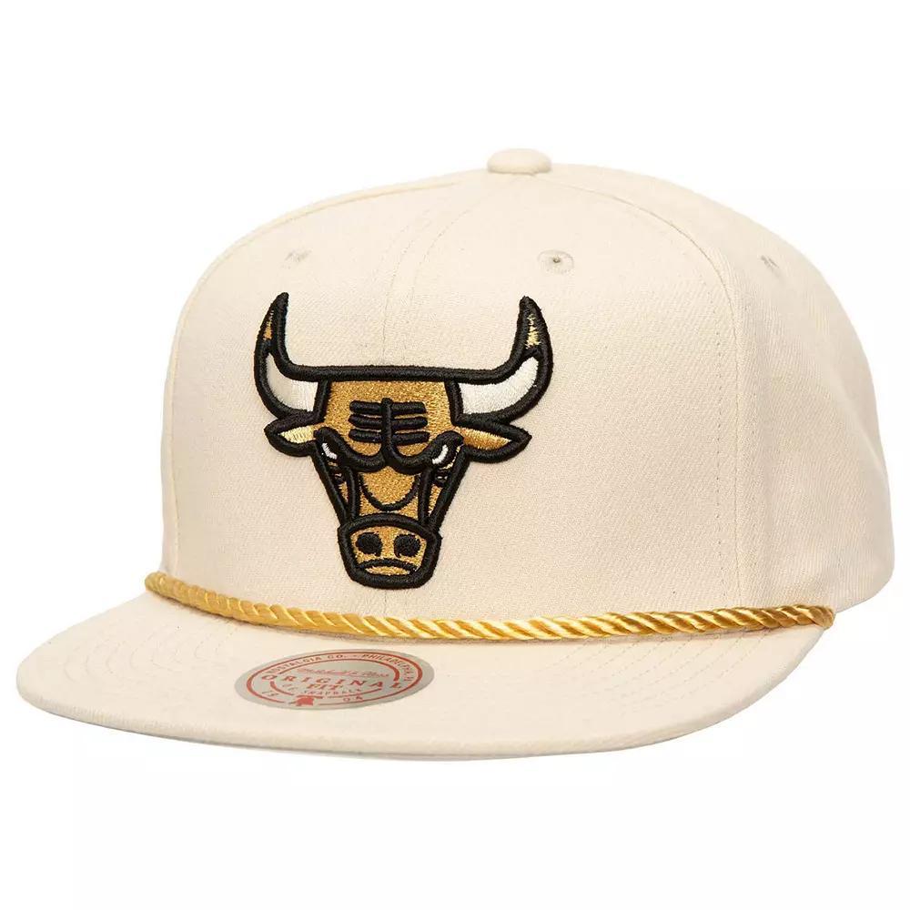 Men's Mitchell & Ness Cream Chicago Bulls Golden Snapback Hat, Beige Product Image