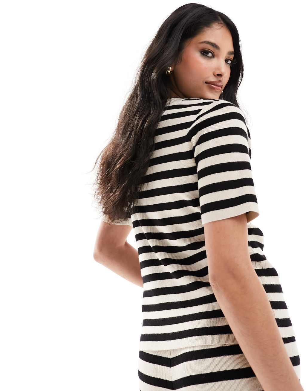 Object short sleeved knit T-shirt in monochrome stripe - part of a set Product Image