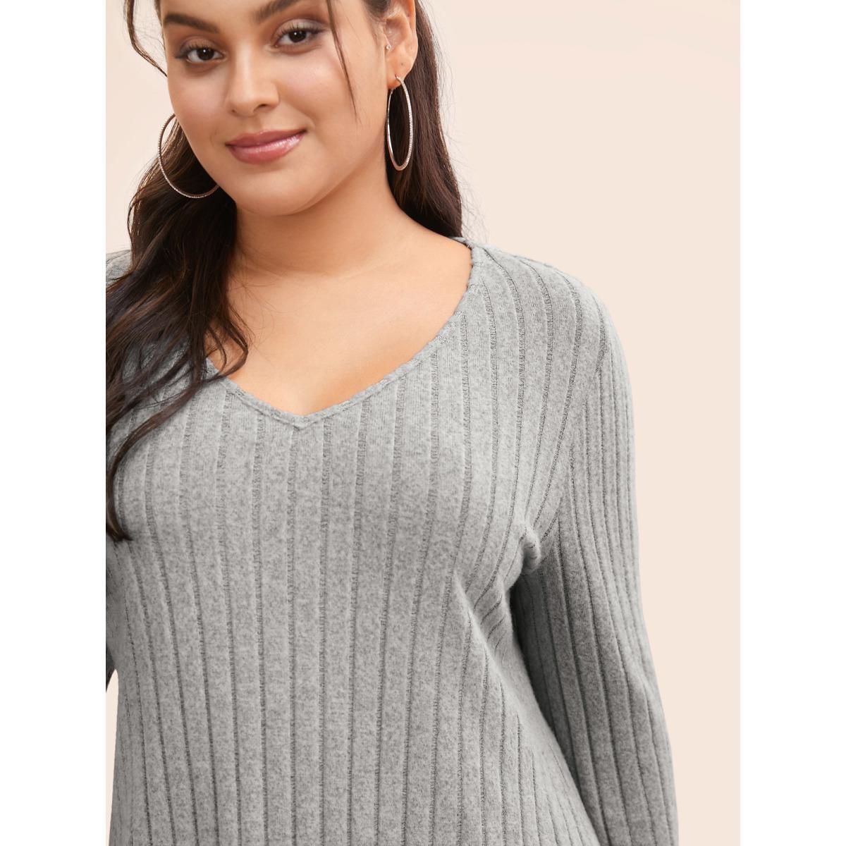 Plus Size Plain Textured Pit Strip Split Hem T-shirt LightGray Women Casual Texture V-neck Everyday T-shirts BloomChic 12/L Product Image