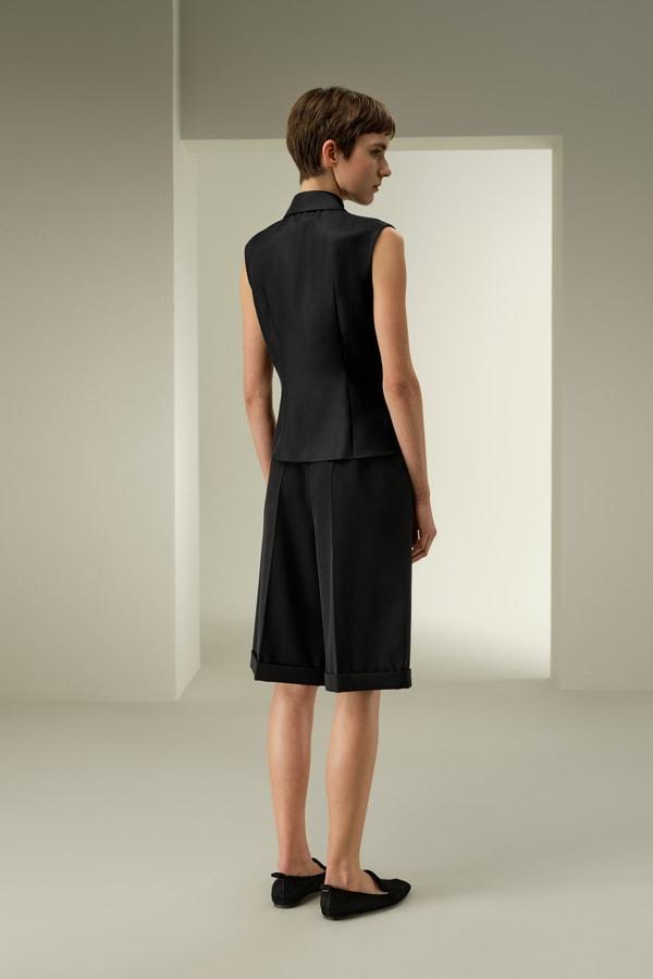 Sleeveless Full Zip Silk Vest Product Image