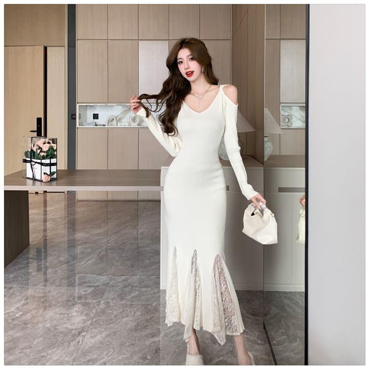 Long Sleeve Cold Shoulder V-Neck Plain Maxi Bodycon Dress Product Image