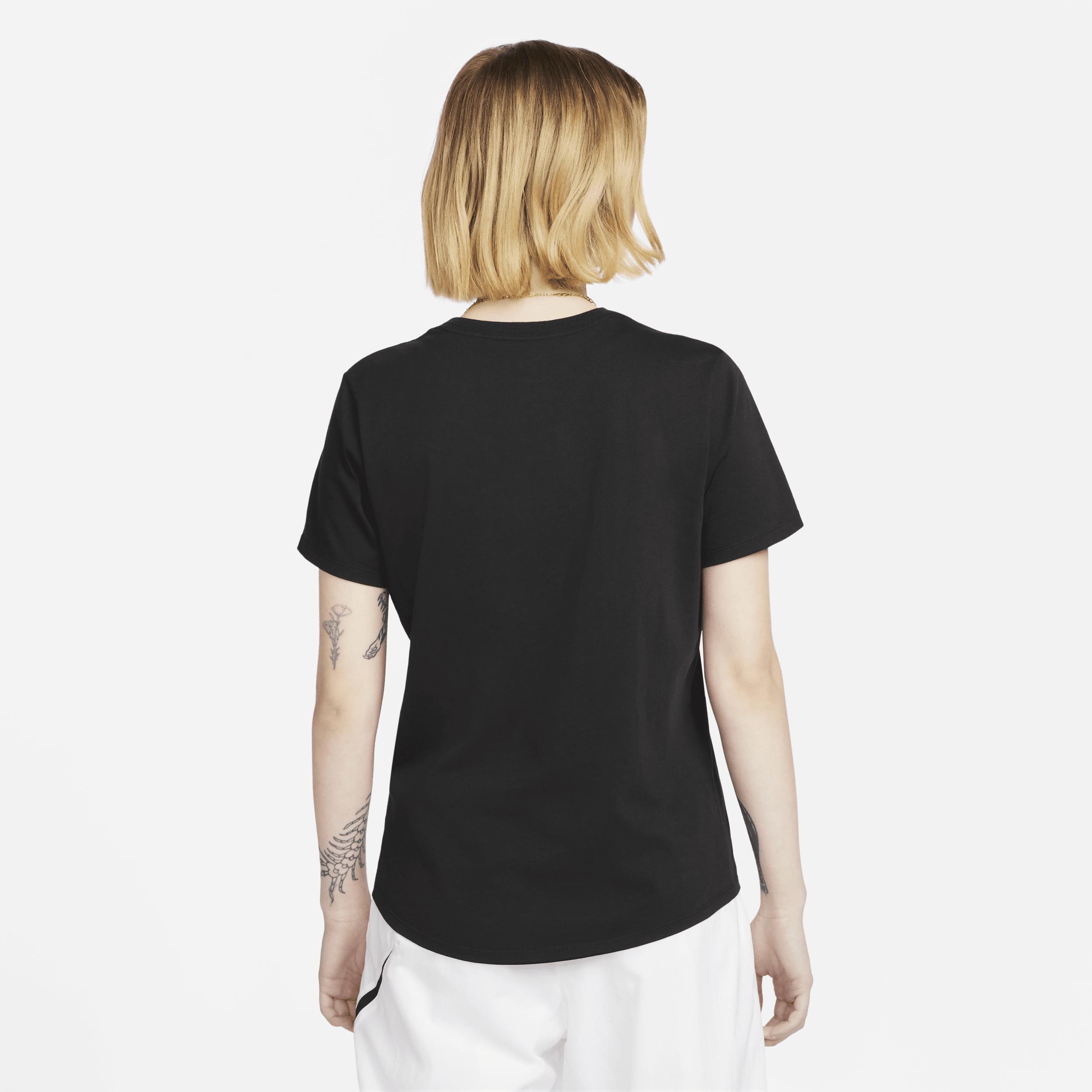 Women's Nike Sportswear Club Essentials Tee, Size: XS, Black Product Image