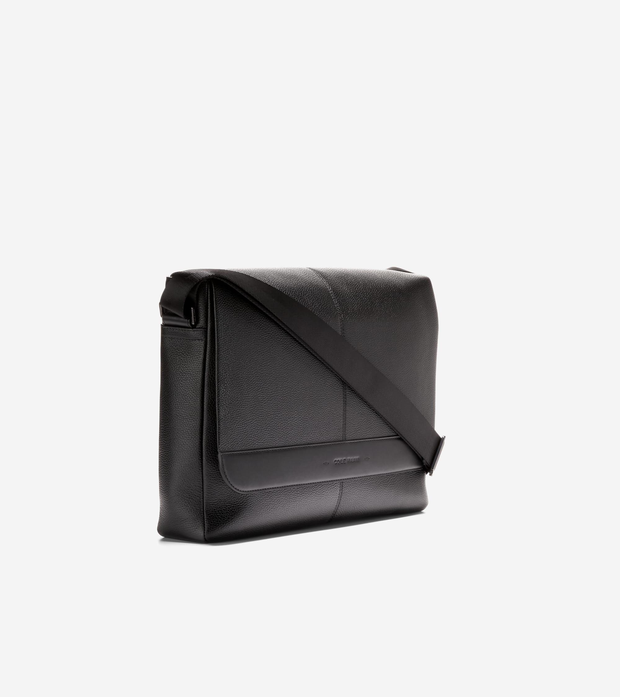 Pebble Traveler Wallet Product Image