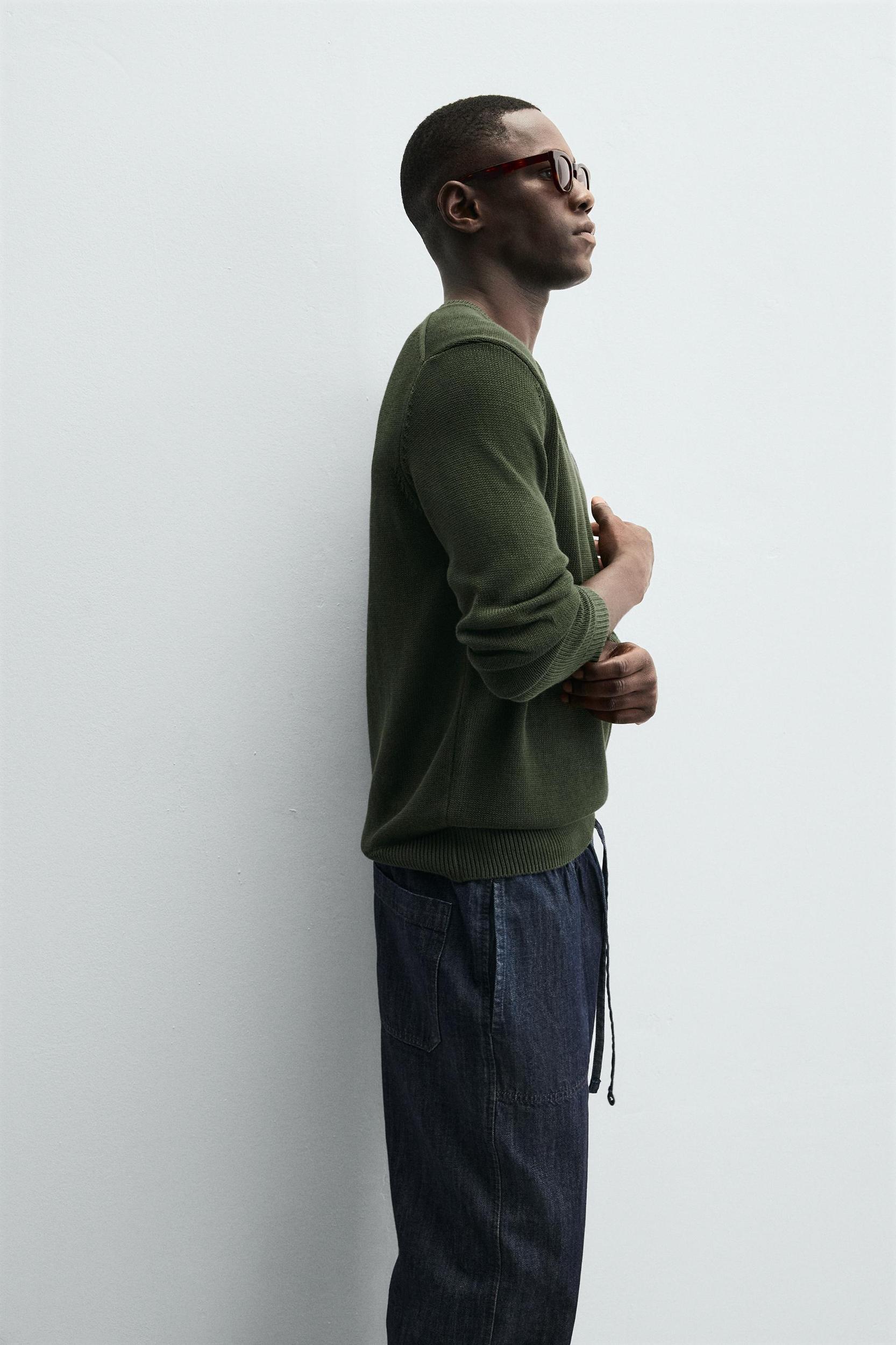 COTTON V-NECK SWEATER Product Image