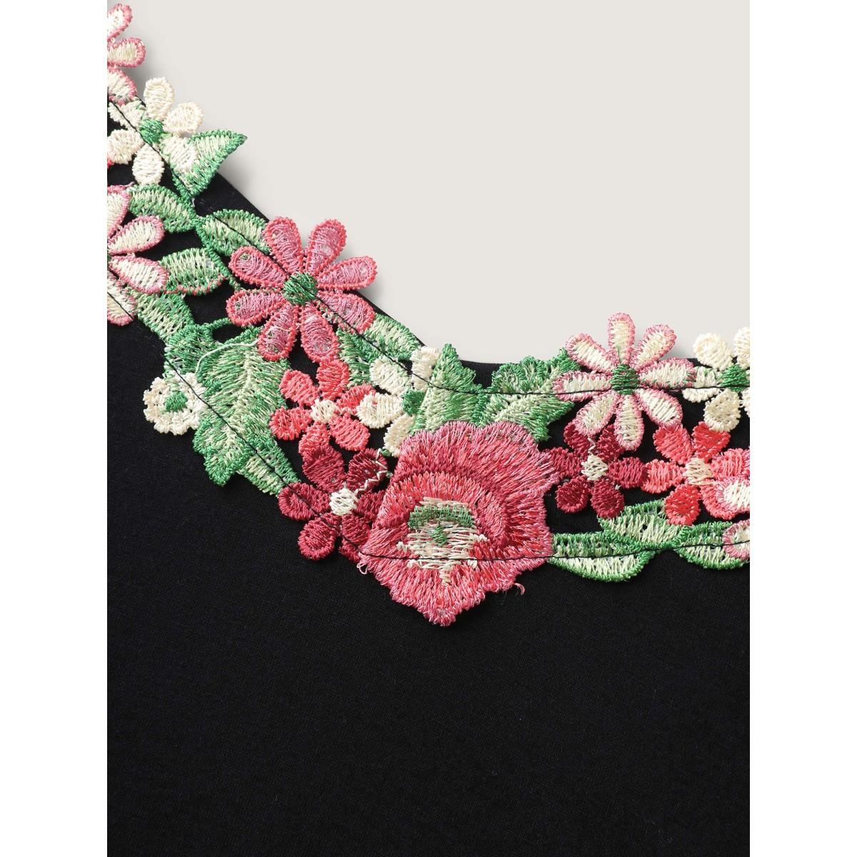 Plus Size 3D Floral Neckline Tank Top Women Cyan Woven ribbon&lace trim V-neck Everyday-Elegant Tank Tops Camis BloomChic 28/5X Product Image