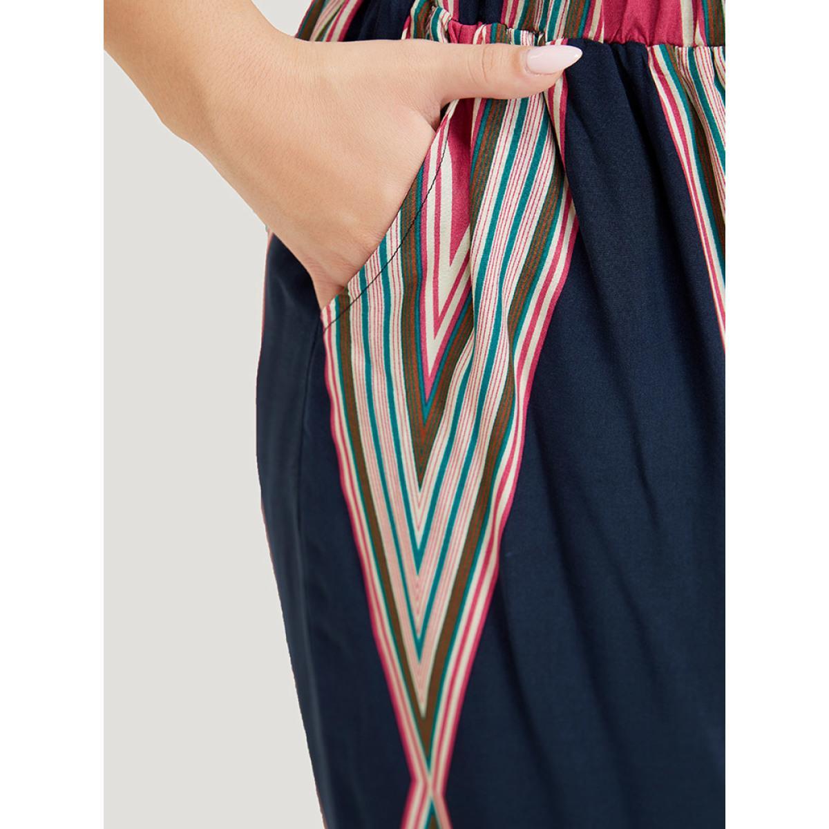 Plus Size Geometric Print Pocket Wide Leg Pants Women Indigo Vacation Loose High Rise Dailywear Pants BloomChic 10/M Product Image