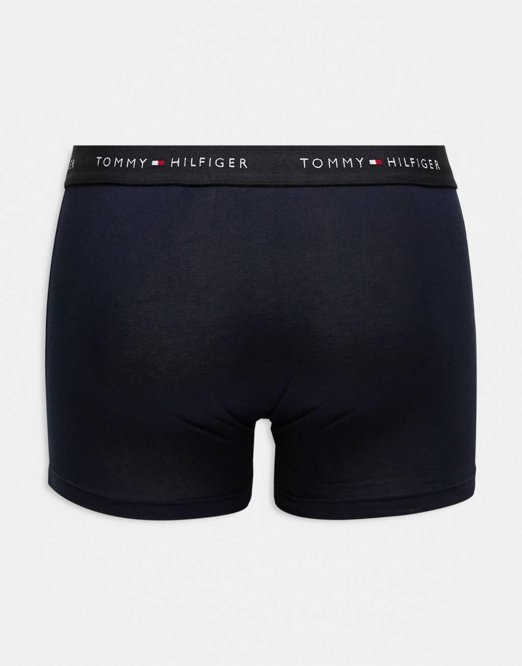 Tommy Hilfiger Signature Essential 5 pack briefs with colored waistband in black Product Image