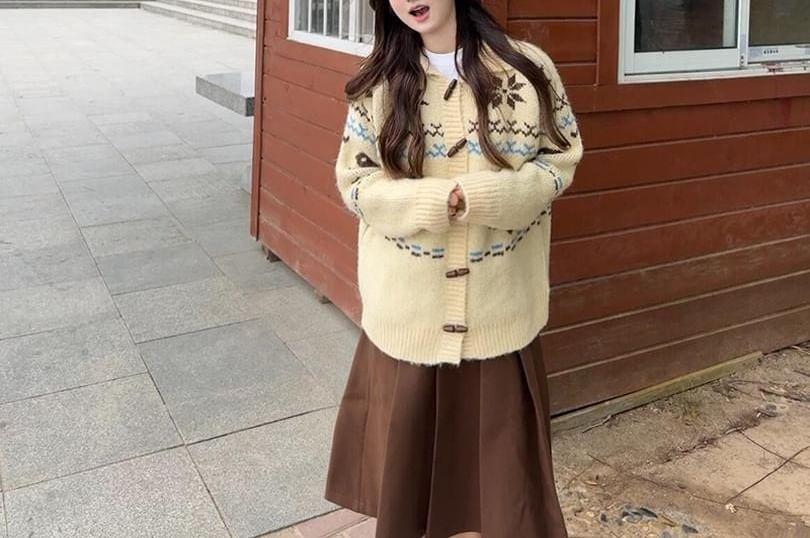 Long Sleeve Horn Buckle Pattern Print Loose-Fit Cardigan Product Image
