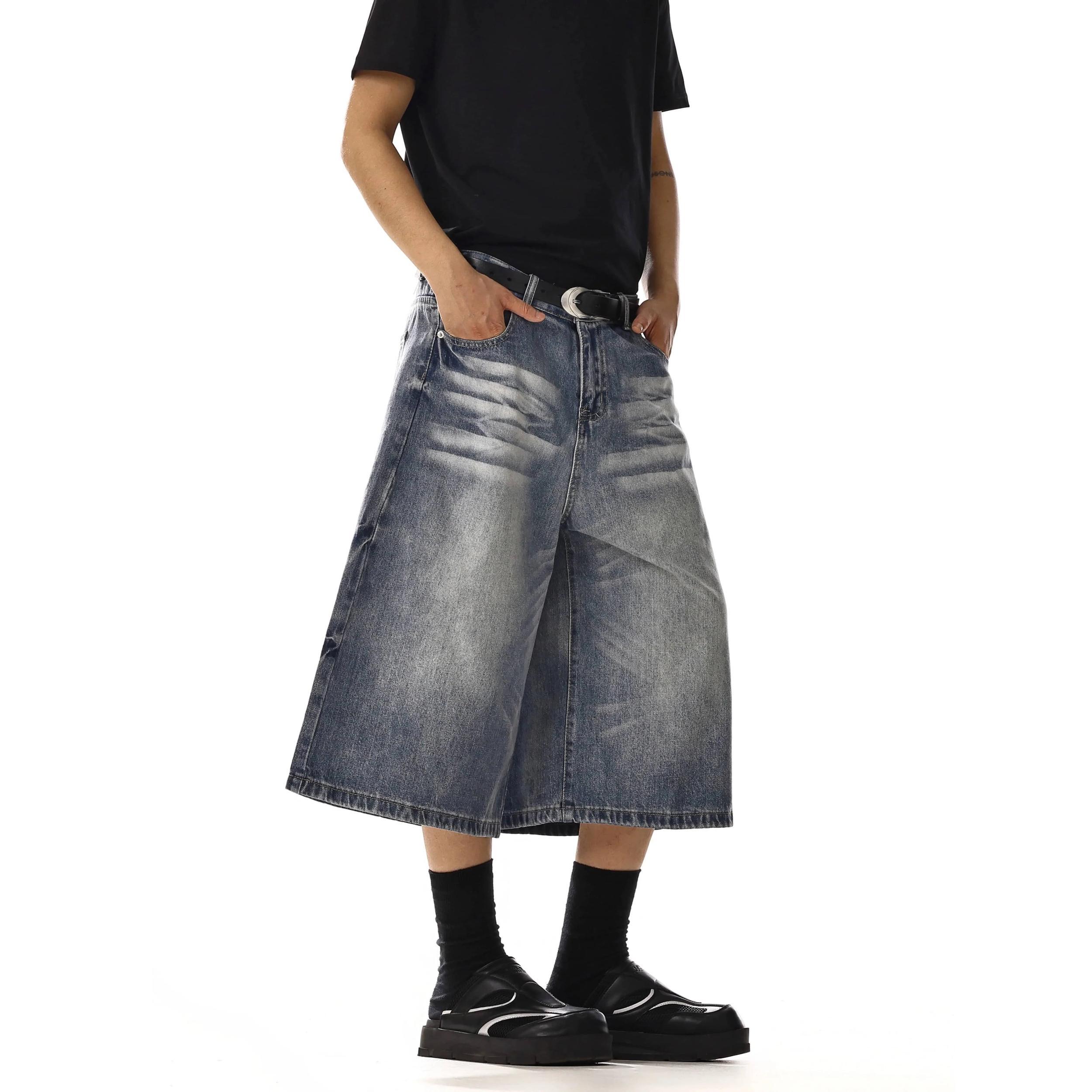 RT No. 18223 WASHED DENIM SHORTS Product Image