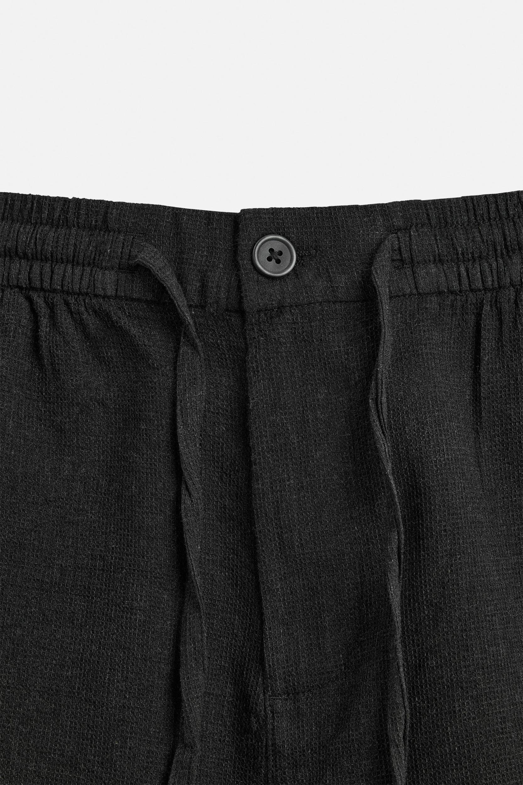 CHECKERED TEXTURED SHORTS Product Image