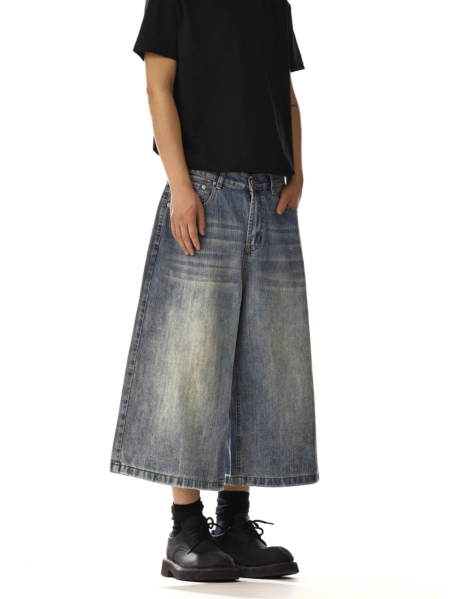 RT No. 18245 WHISKER WASH DENIM SHORTS Product Image