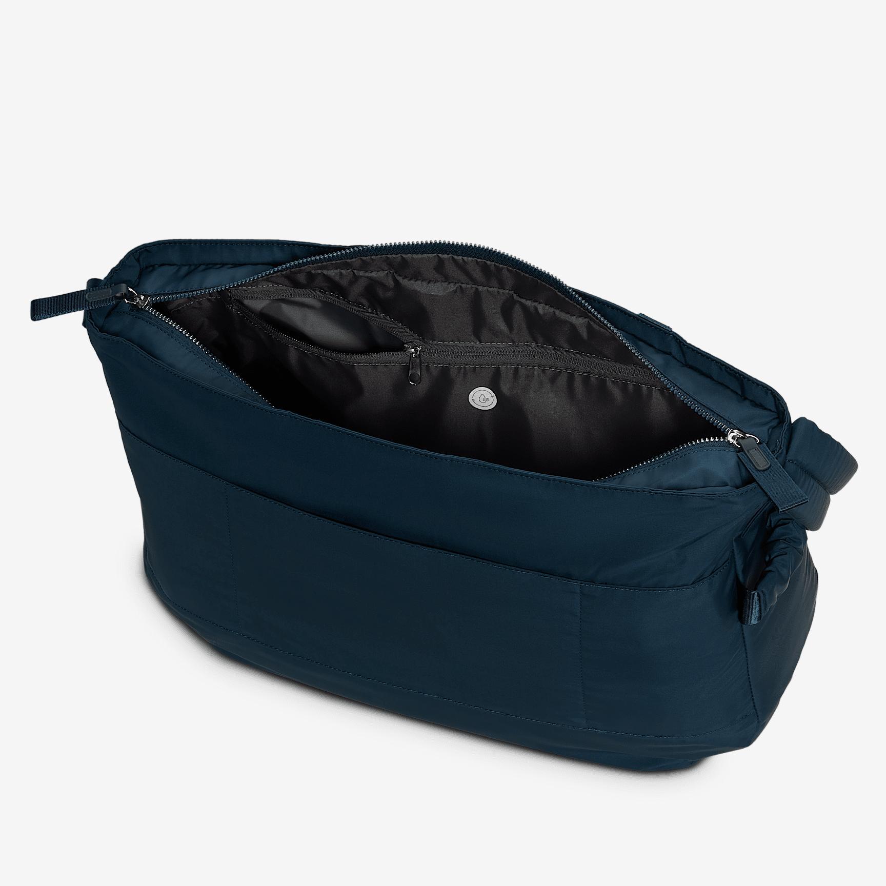 Nike One Tote Bag (25L) Product Image
