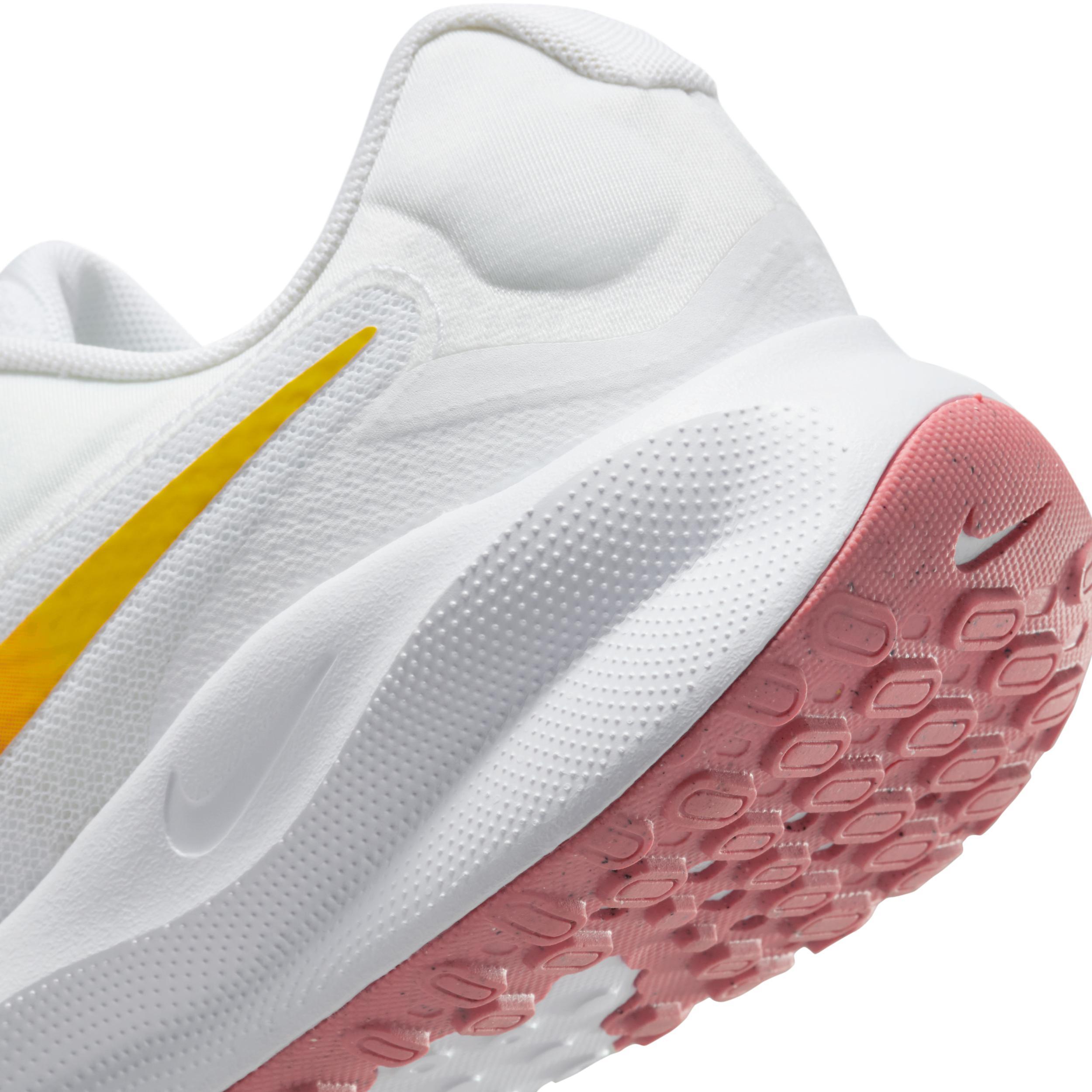 Nike Women's Revolution 7 Road Running Shoes (Extra Wide) Product Image