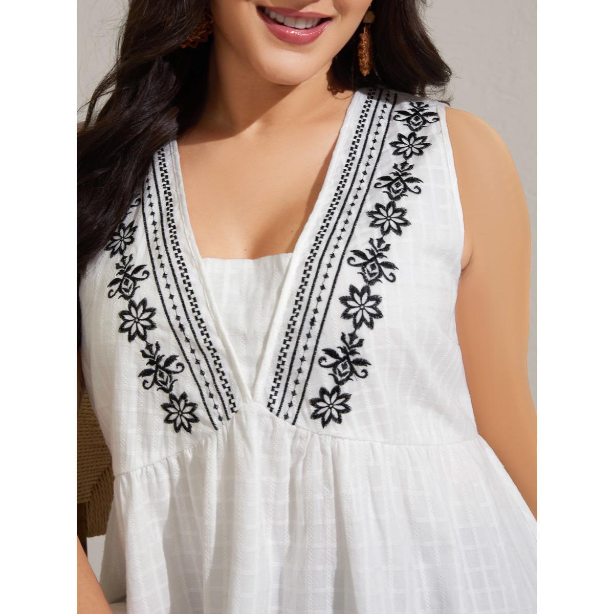 Plus Size Pure Cotton Jacquard Embroidered Tank Top Women WhiteSmoke Texture Square Neck Vacation Tank Tops Camis BloomChic 30/6X Product Image