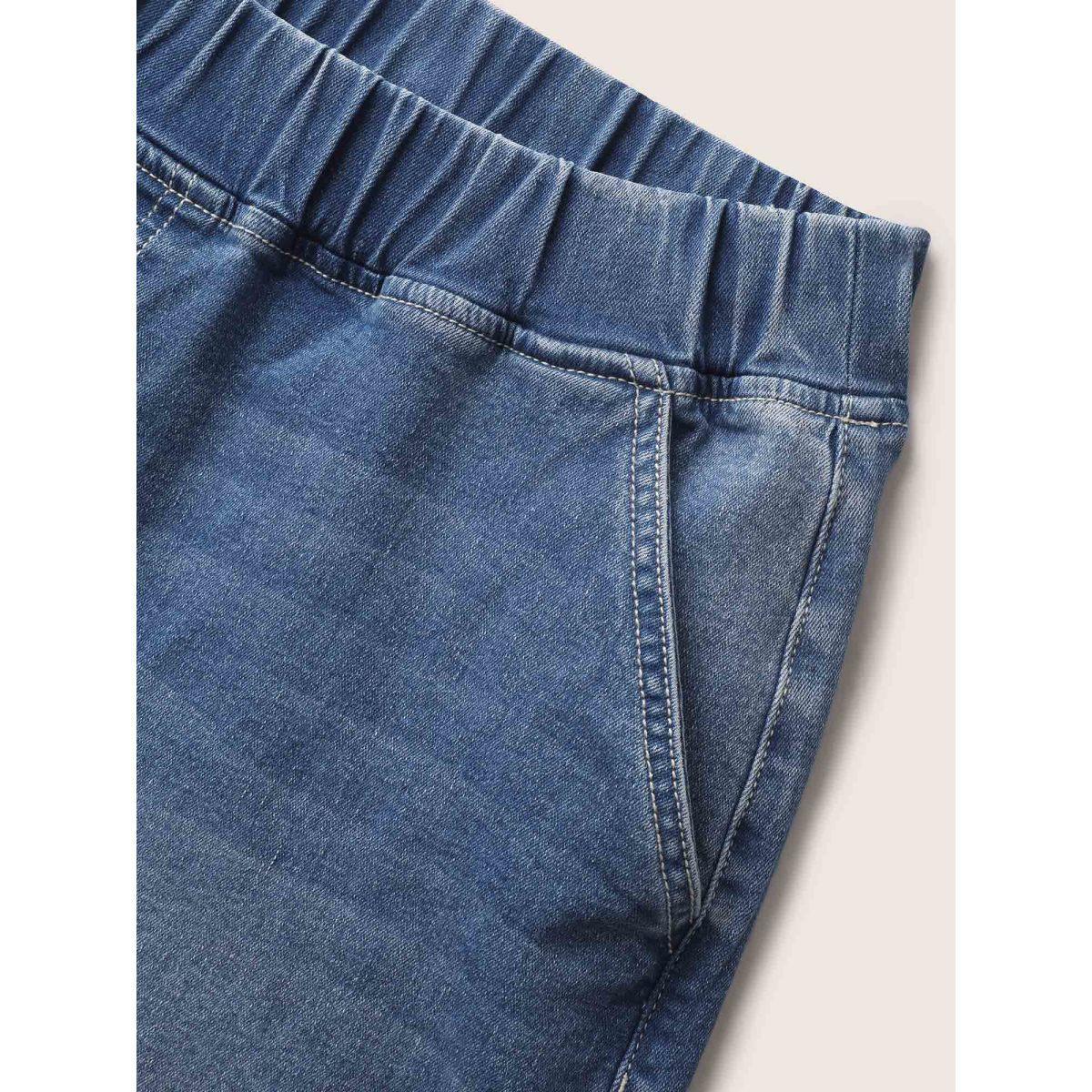 Plus Size Medium Wash Roll Hem Loose Denim Shorts Women Denimblue Roll Hem High stretch Everyday Slanted pocket Casual Denim Shorts BloomChic 14/1X Product Image