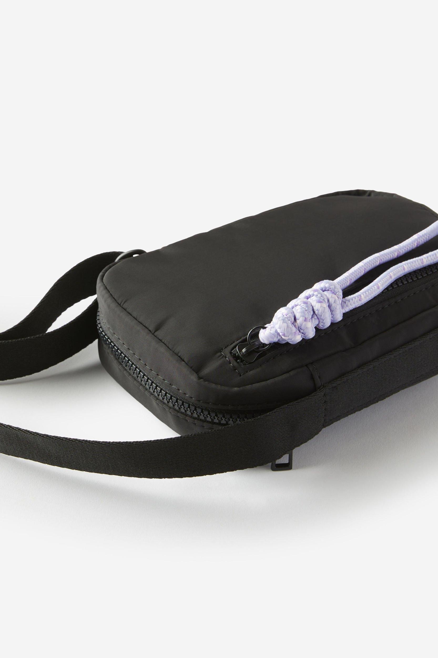 Crossbody Leisure Bag Product Image
