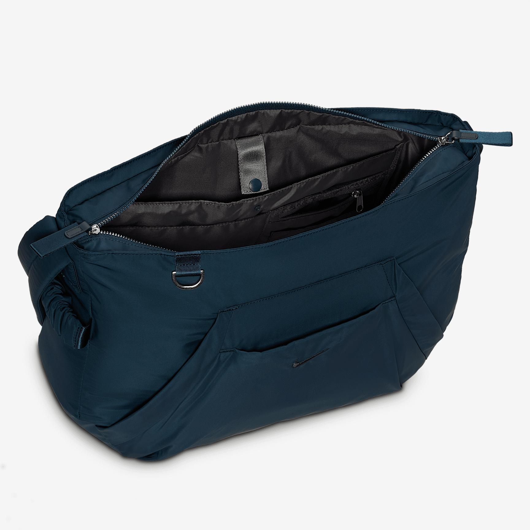 Nike One Tote Bag (25L) Product Image