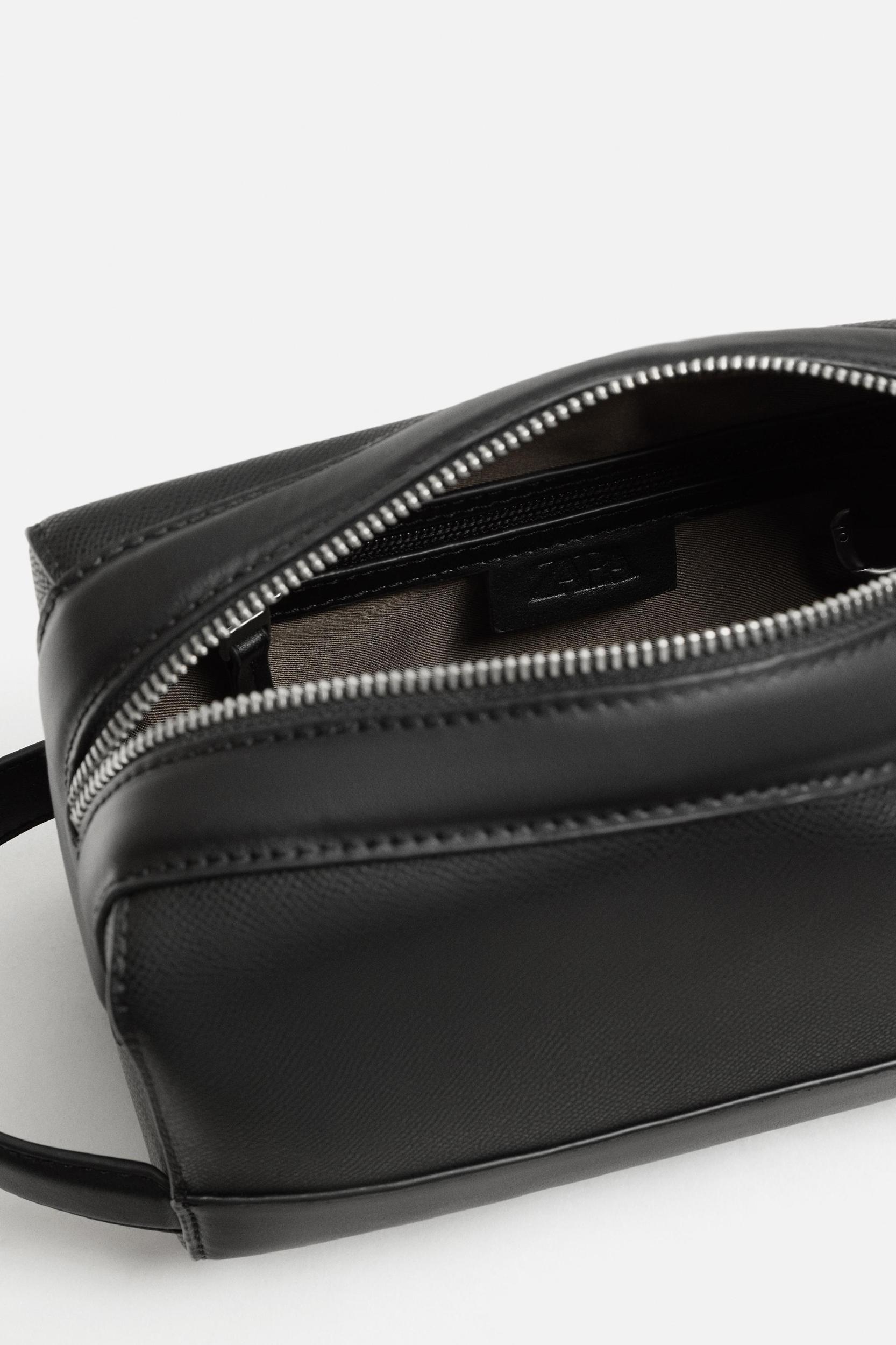 PLAIN TOILETRY BAG Product Image