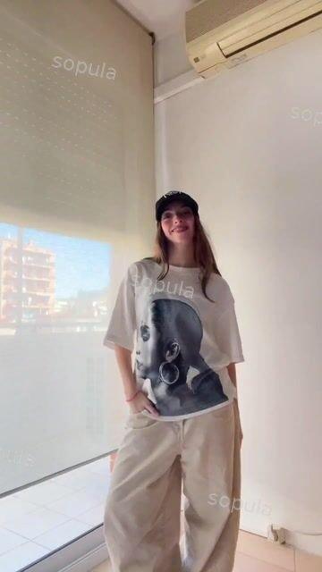 Sade Adu Print Casual Short Sleeve T-shirt Product Image