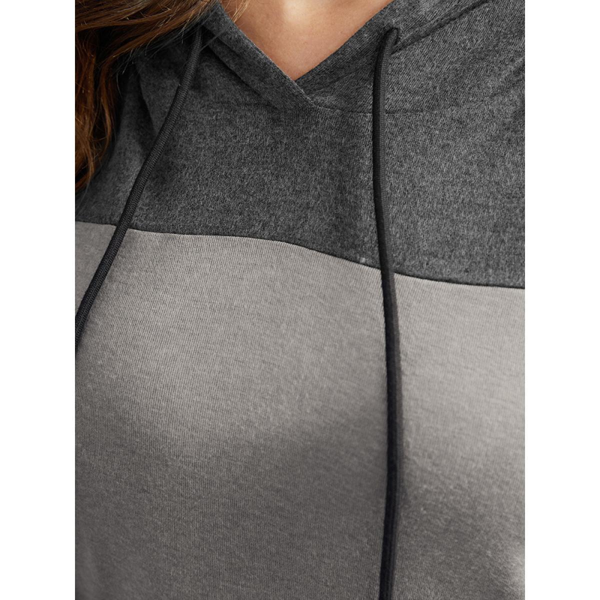 Plus Size Patchwork Contrast Pocket Hooded Drawstring T-shirt Gray Women Casual Contrast Plain Hooded Dailywear T-shirts BloomChic 22-24/3X Product Image