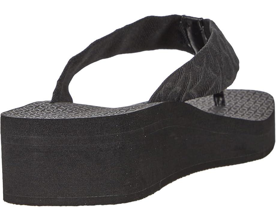 Women's Calvin Klein Meena Product Image