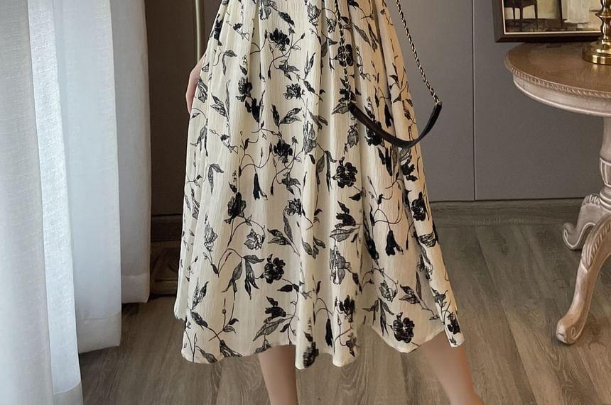 Short-Sleeve Square Neck Floral Midi A-Line Dress Product Image