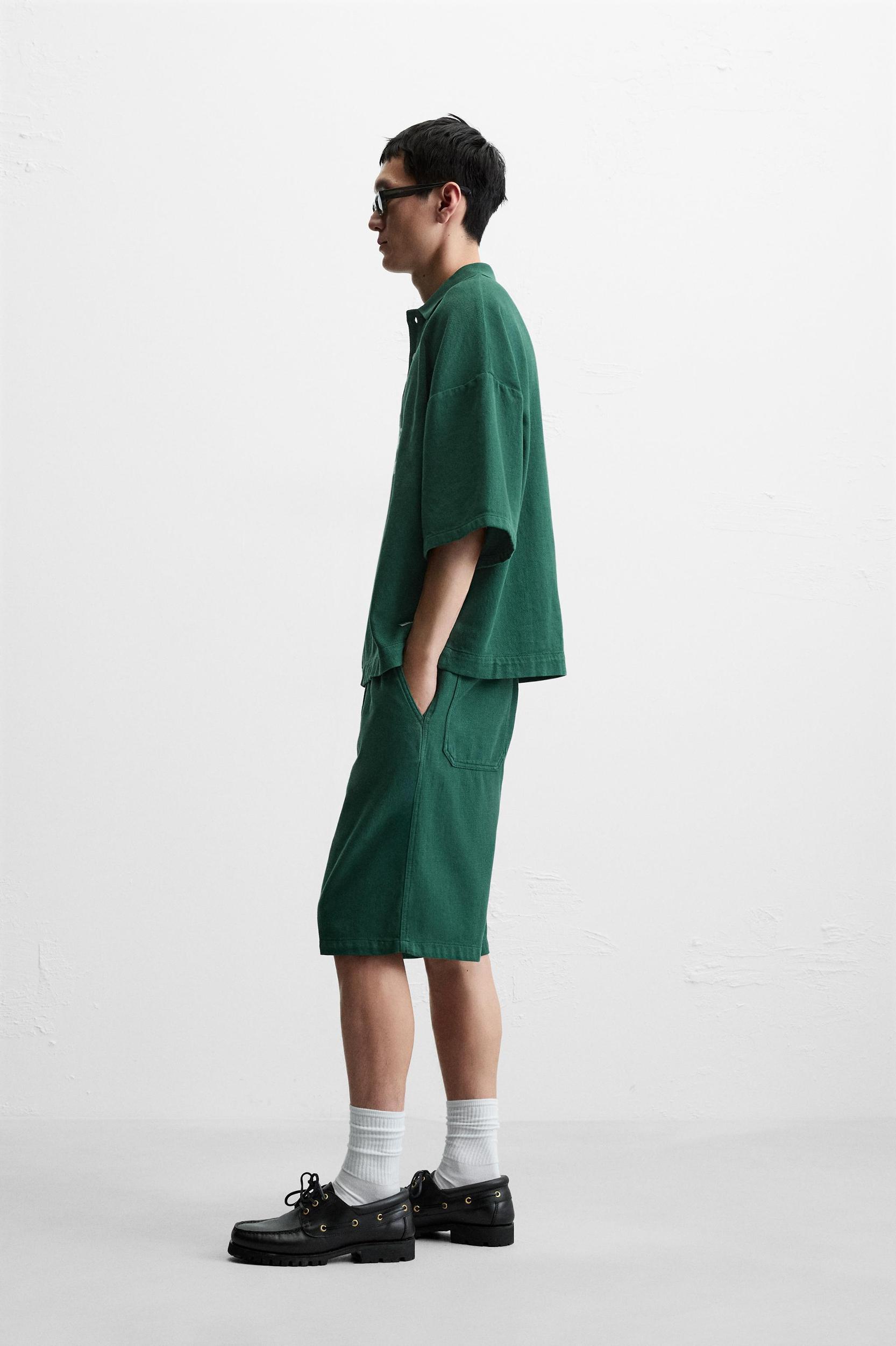 TEXTURED CARPENTER POCKET SHORTS Product Image