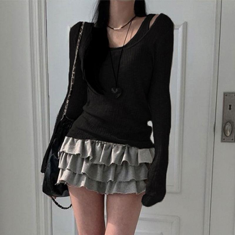 Set: Long-Sleeve Scoop Neck Plain Ribbed T-Shirt + Tank Top Product Image