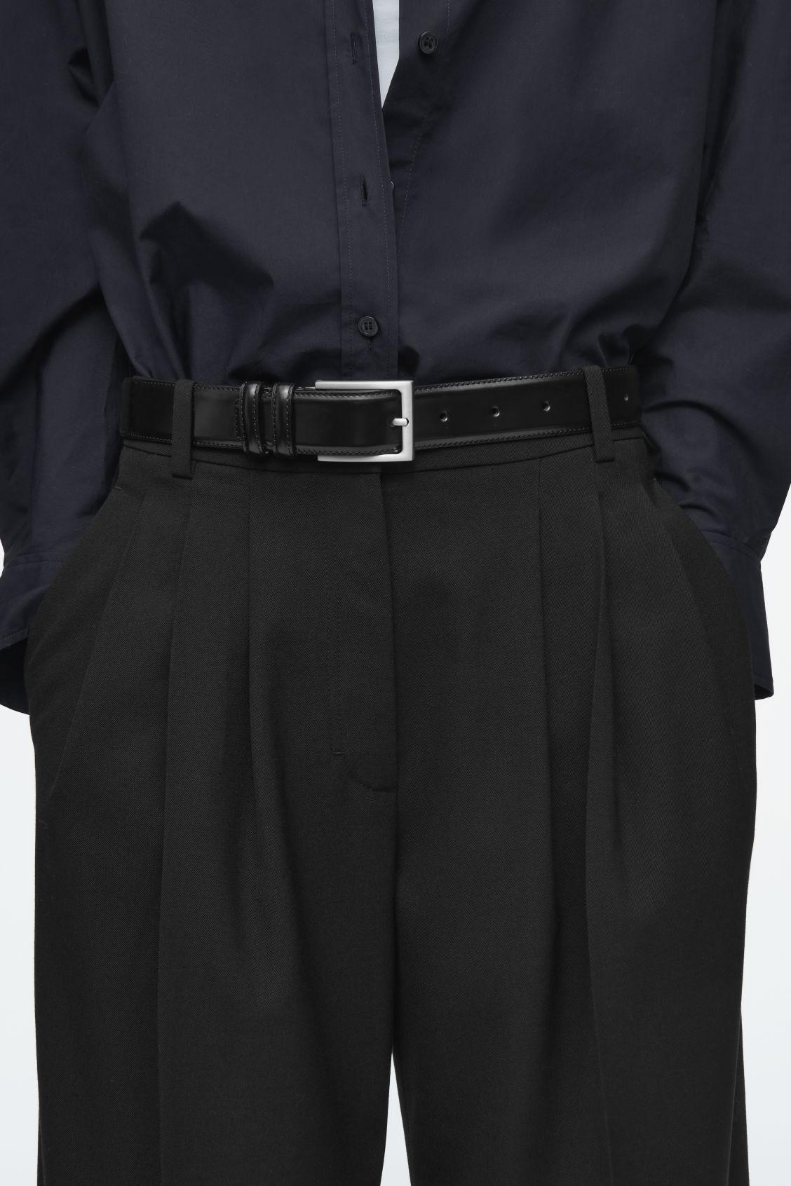 PLEATED BARREL-LEG WOOL-BLEND PANTS Product Image
