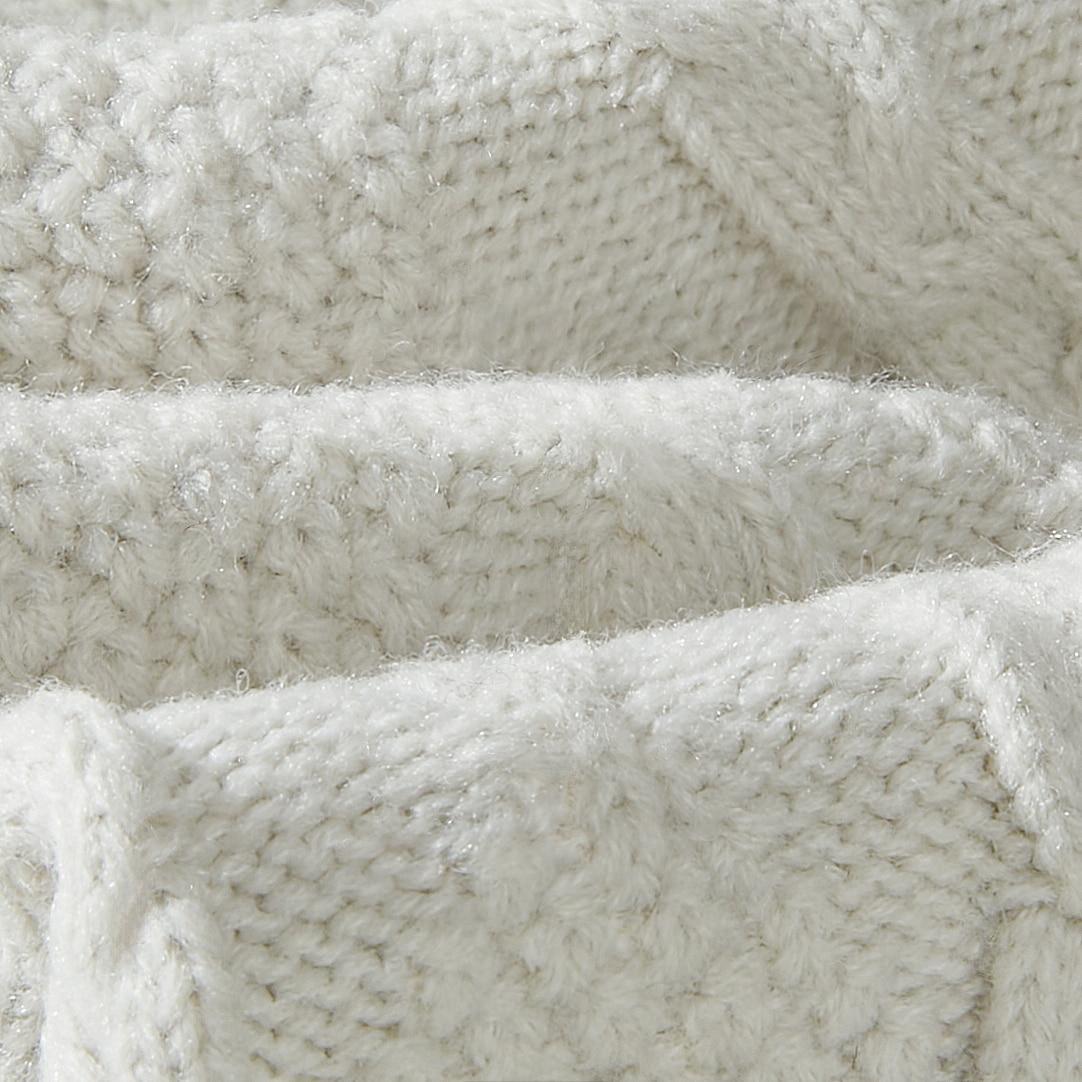 Stylish and Cozy Leg Warmers - The Perfect Companion for Your Shoes Product Image