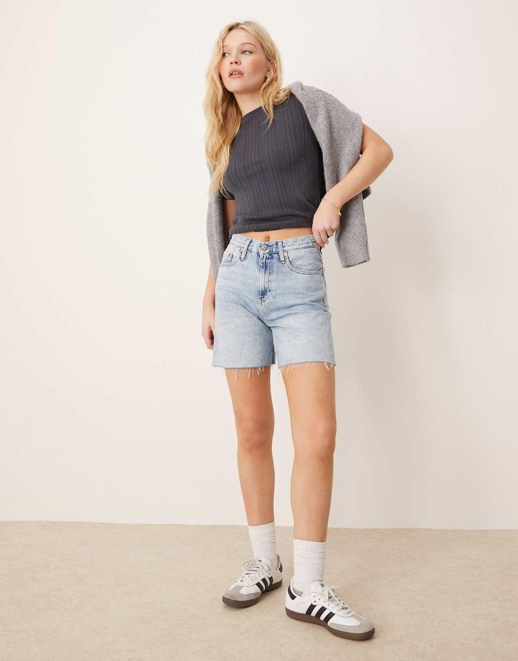 Calvin Klein Jeans ribbed T-shirt in dark gray Product Image