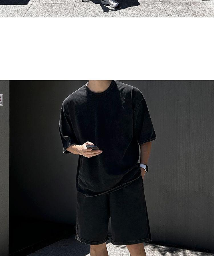 Short-Sleeve Round Neck Plain T-Shirt / Drawstring Waist Shorts Product Image