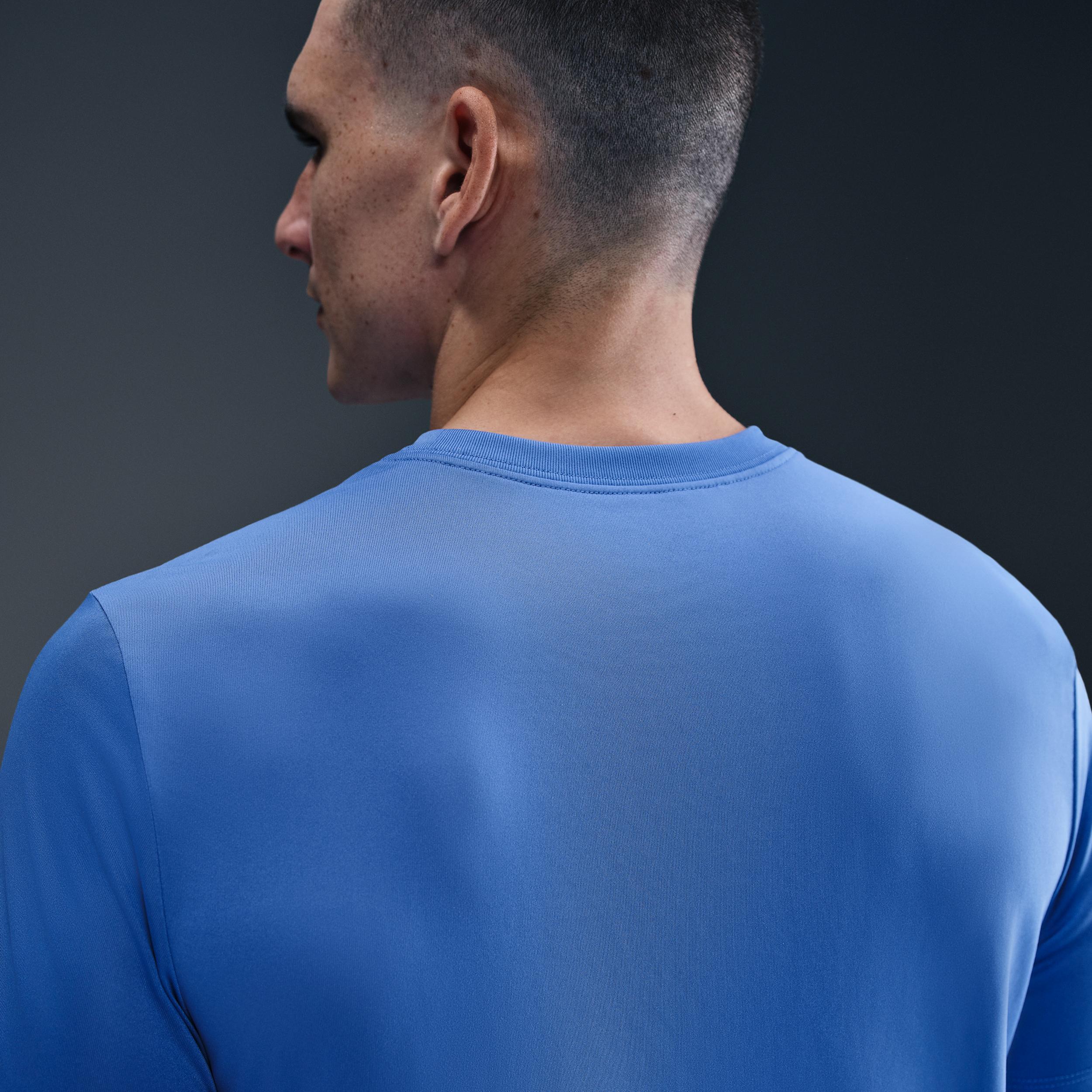 Nike Men's Dri-FIT Legend Fitness T-Shirt Product Image