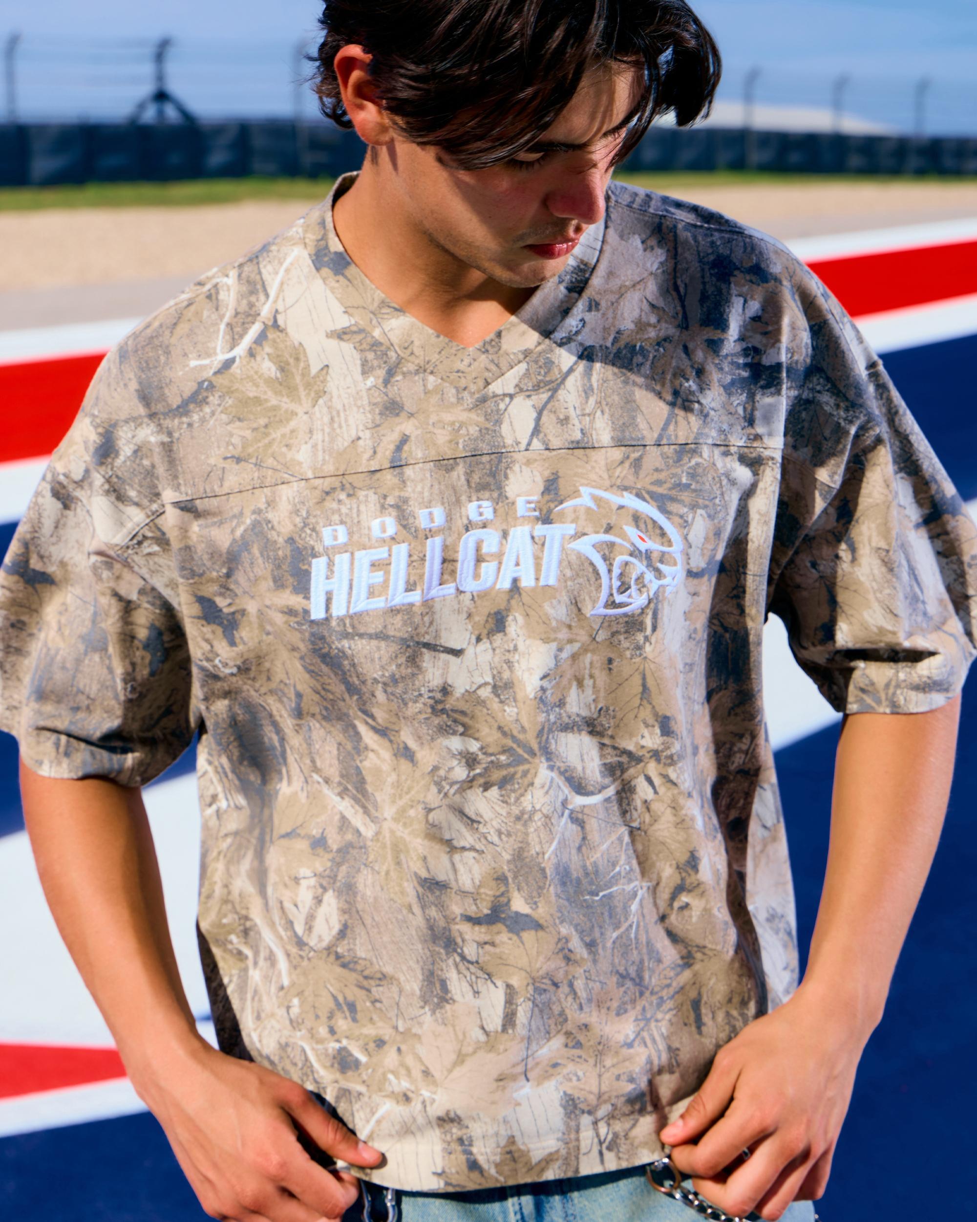 Baggy Heavyweight Crop Dodge Graphic Camo Tee Product Image