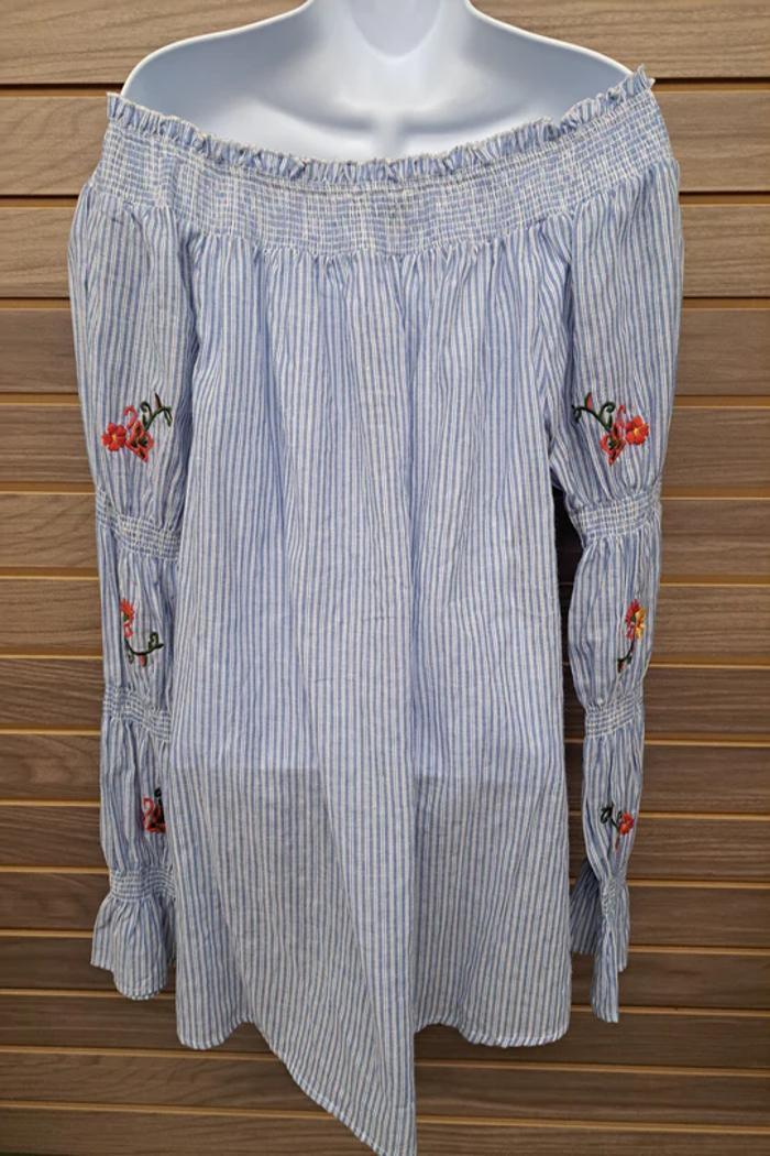 Off Shoulder Elastic Neck/Arms Embroidered Product Image
