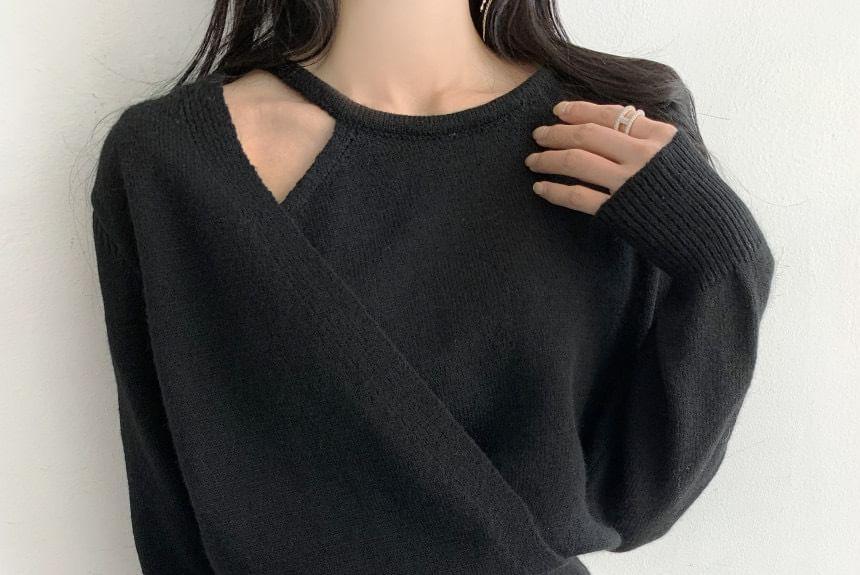 Long Sleeve Crew Neck Plain Button Up Crop Knit Top Product Image