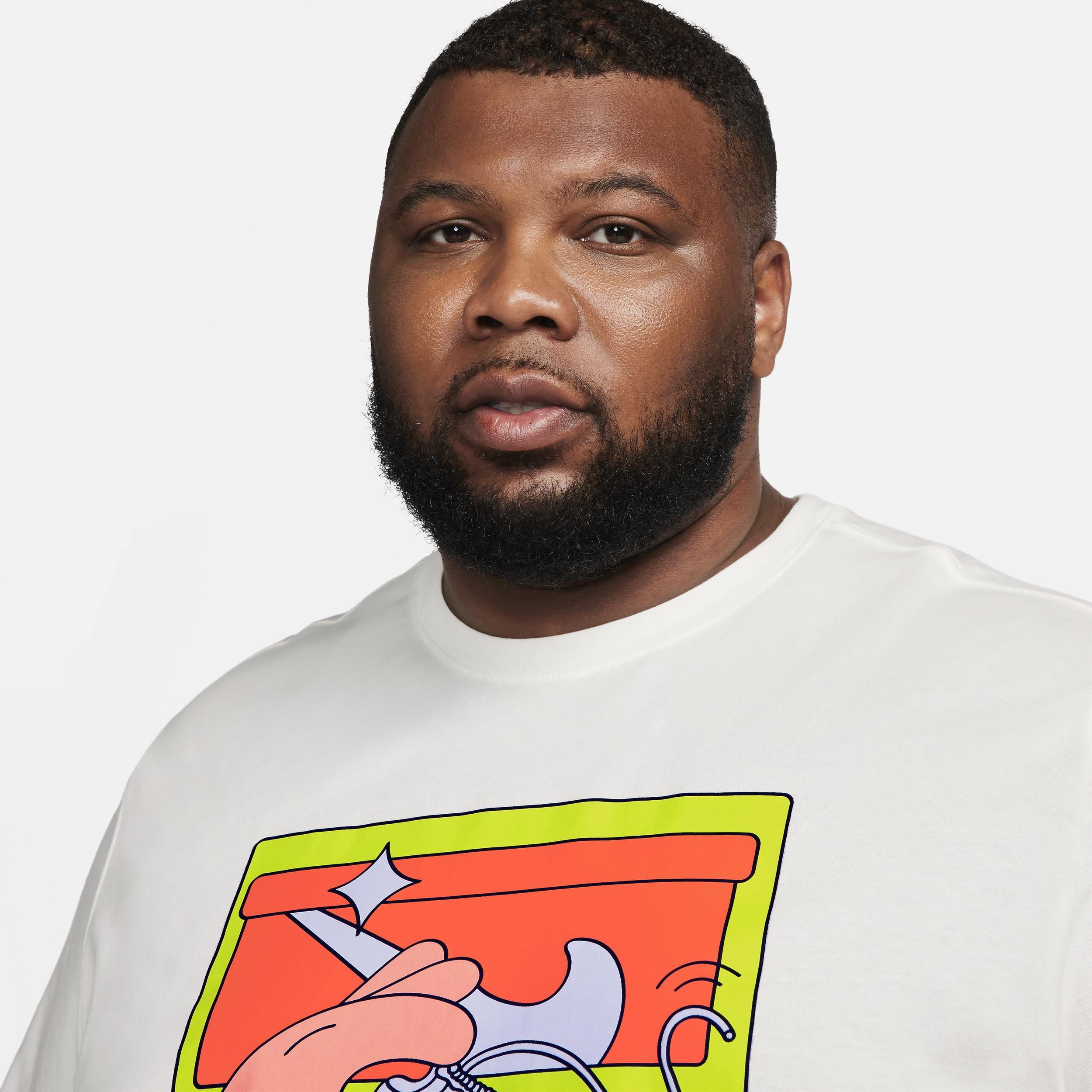 Nike Sportswear Men's T-Shirt Product Image