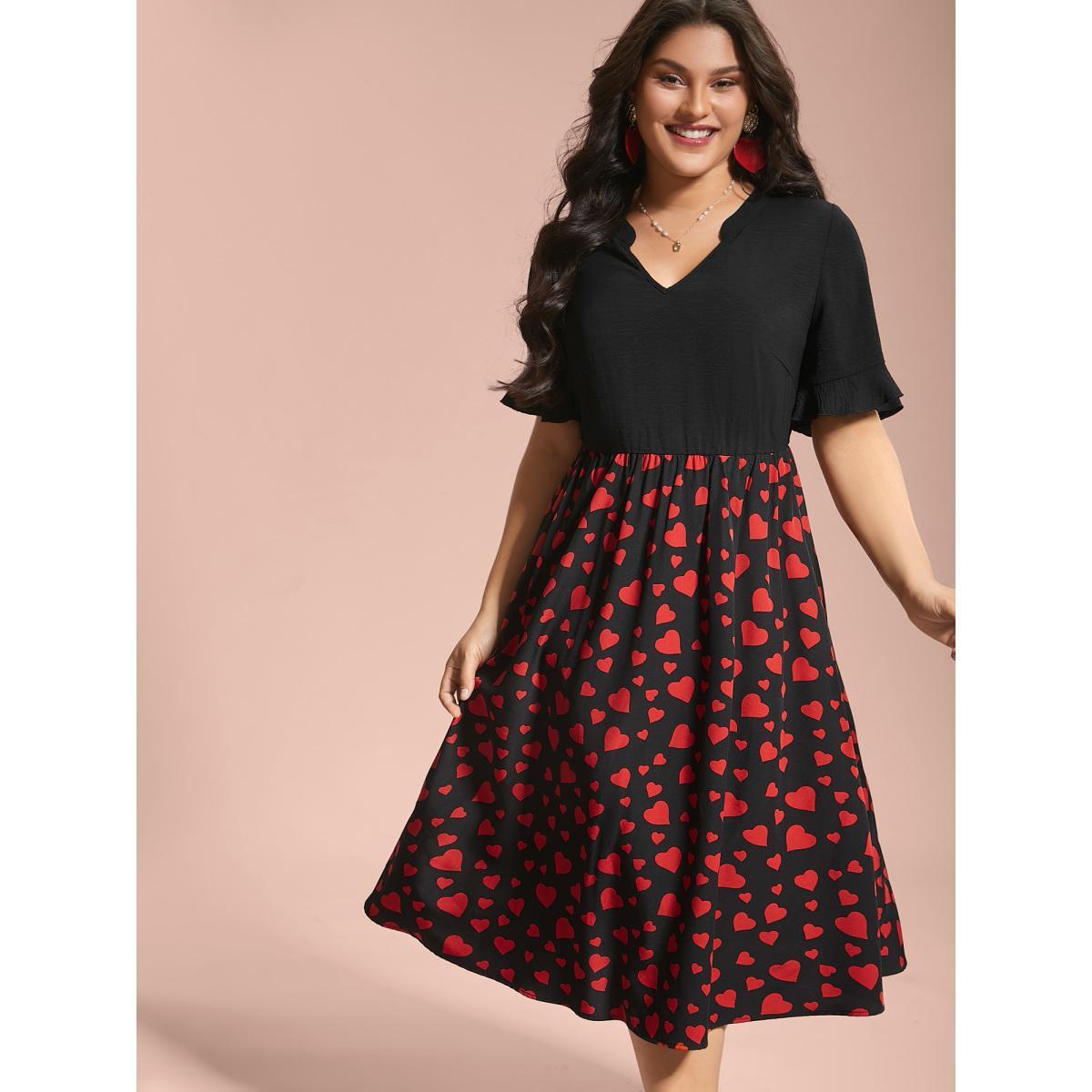 Plus Size Contrast Heart Pattern Notched Collar Dress Black Women Elegant Patchwork Notched collar Short sleeve Curvy BloomChic 22-24/3X Product Image