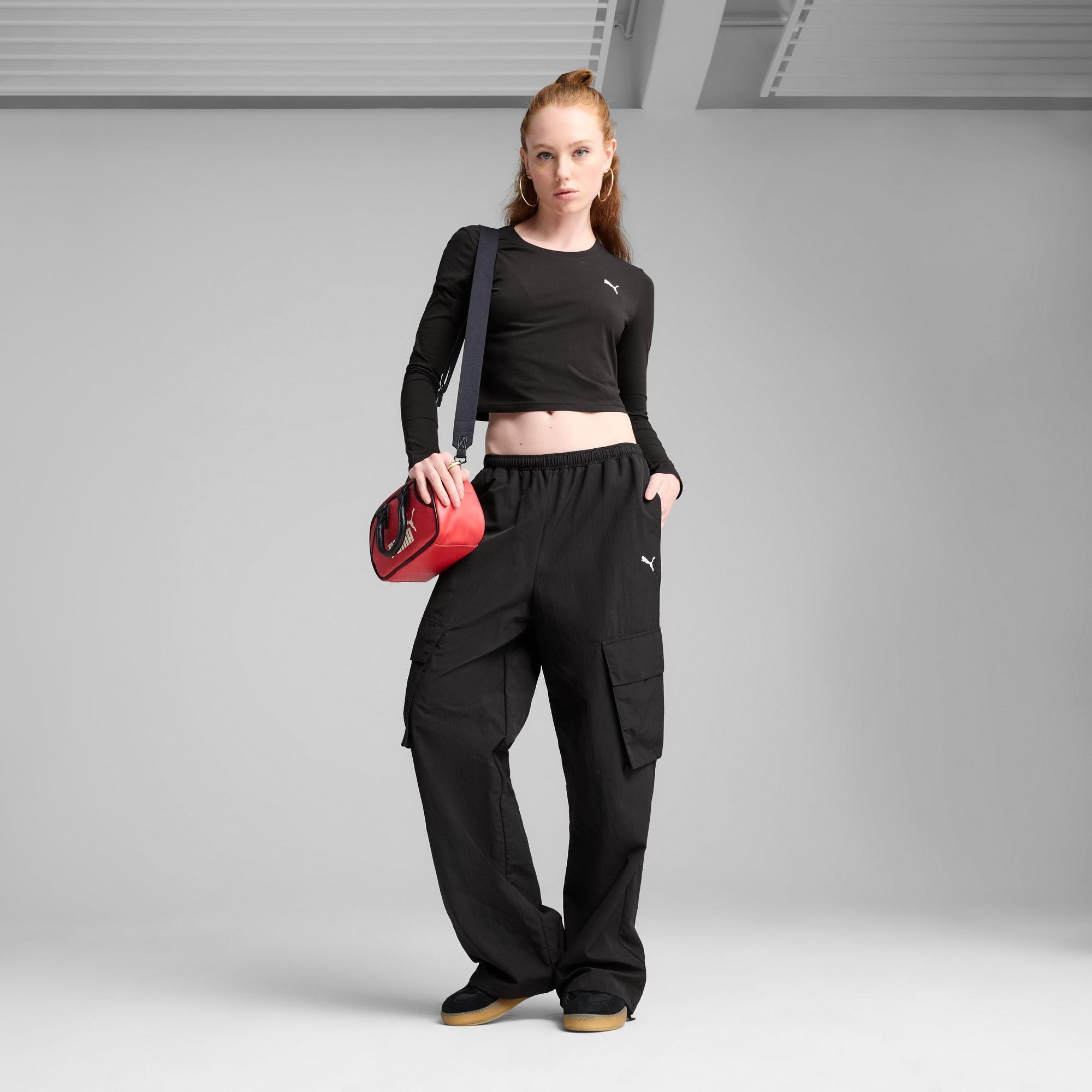 Wardrobe Essentials Women's Relaxed Woven Cargo Pants Product Image