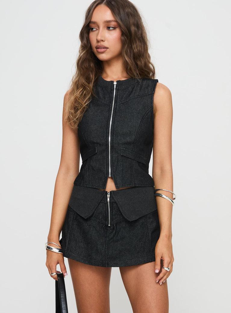Isibel Skort Black Product Image