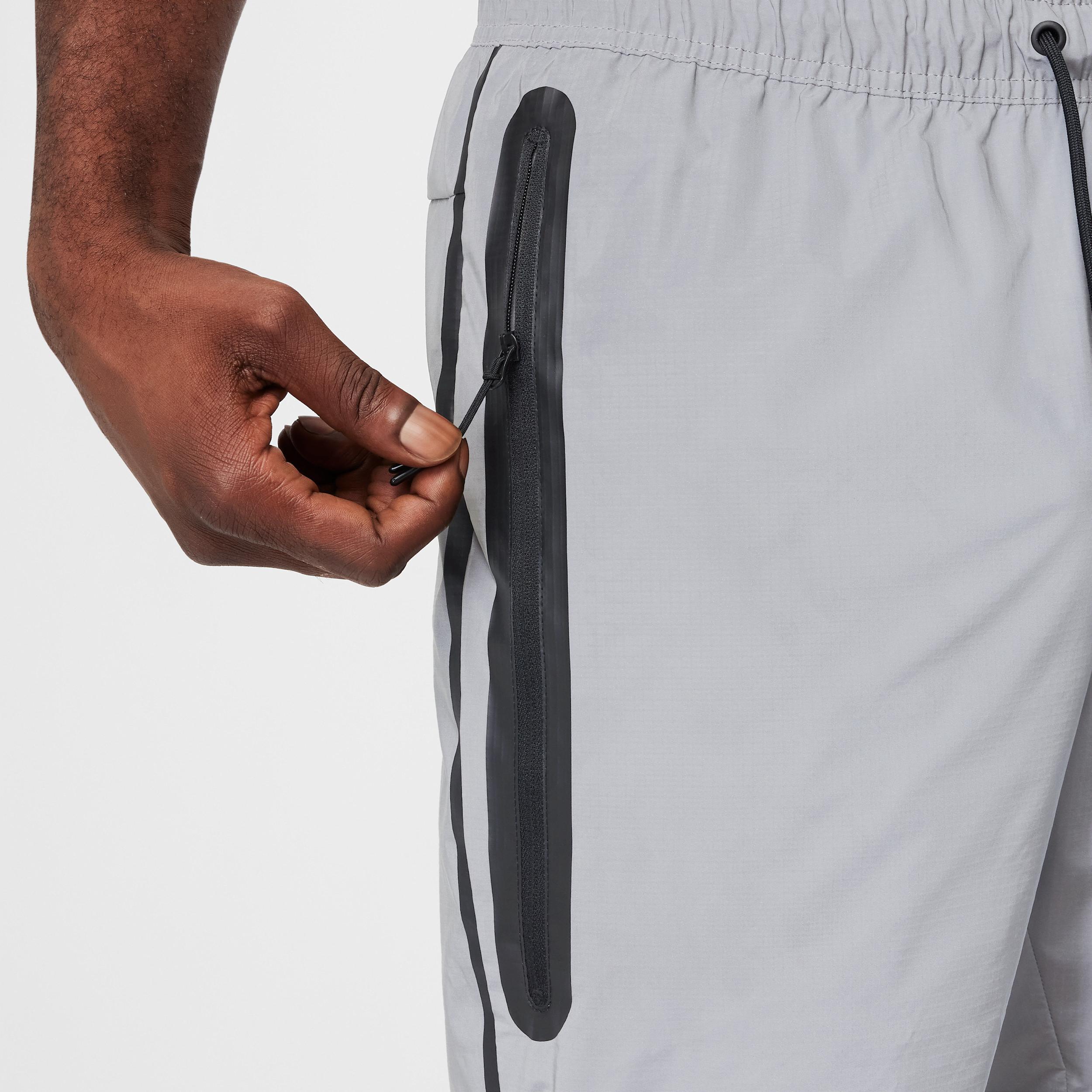 Nike Men's Tech Woven Flash Pants Product Image