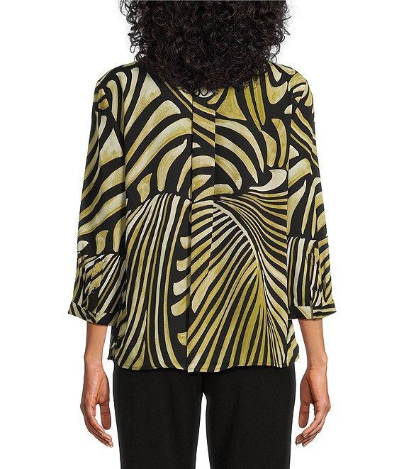 Investments Caroline Signature Green Zebra V-Neck 3/4 Sleeve Button Front Top Product Image