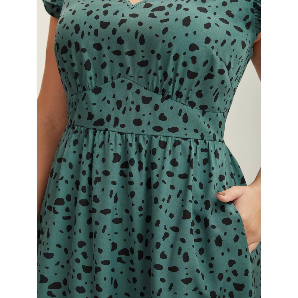Plus Size Animal Print Waist-Defining Midi Dress Emerald Women V-neck Cap Sleeve Curvy BloomChic 22-24/3X Product Image