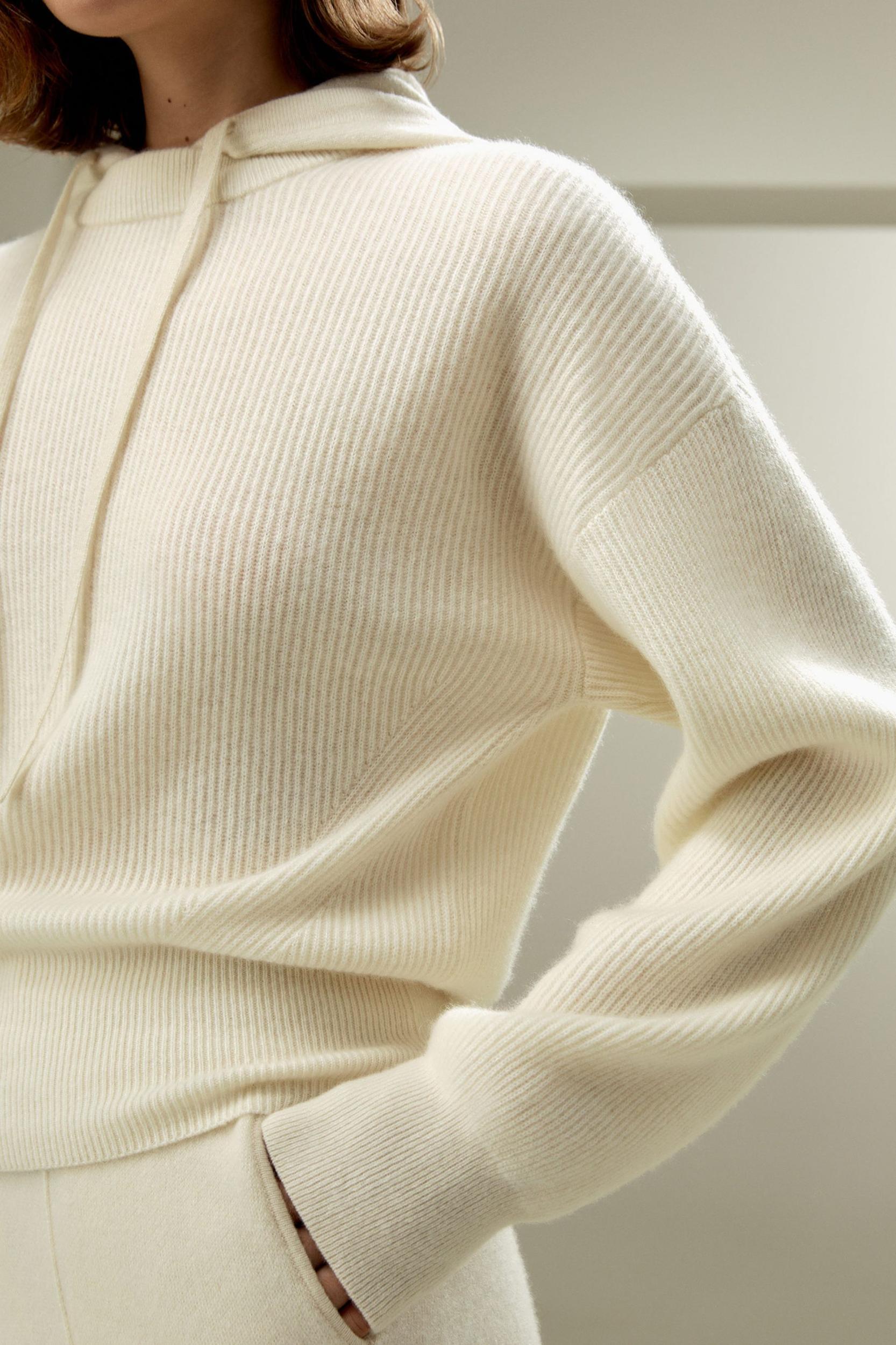 Eshe 2-in-1 Cashmere Detachable Hoodie Product Image