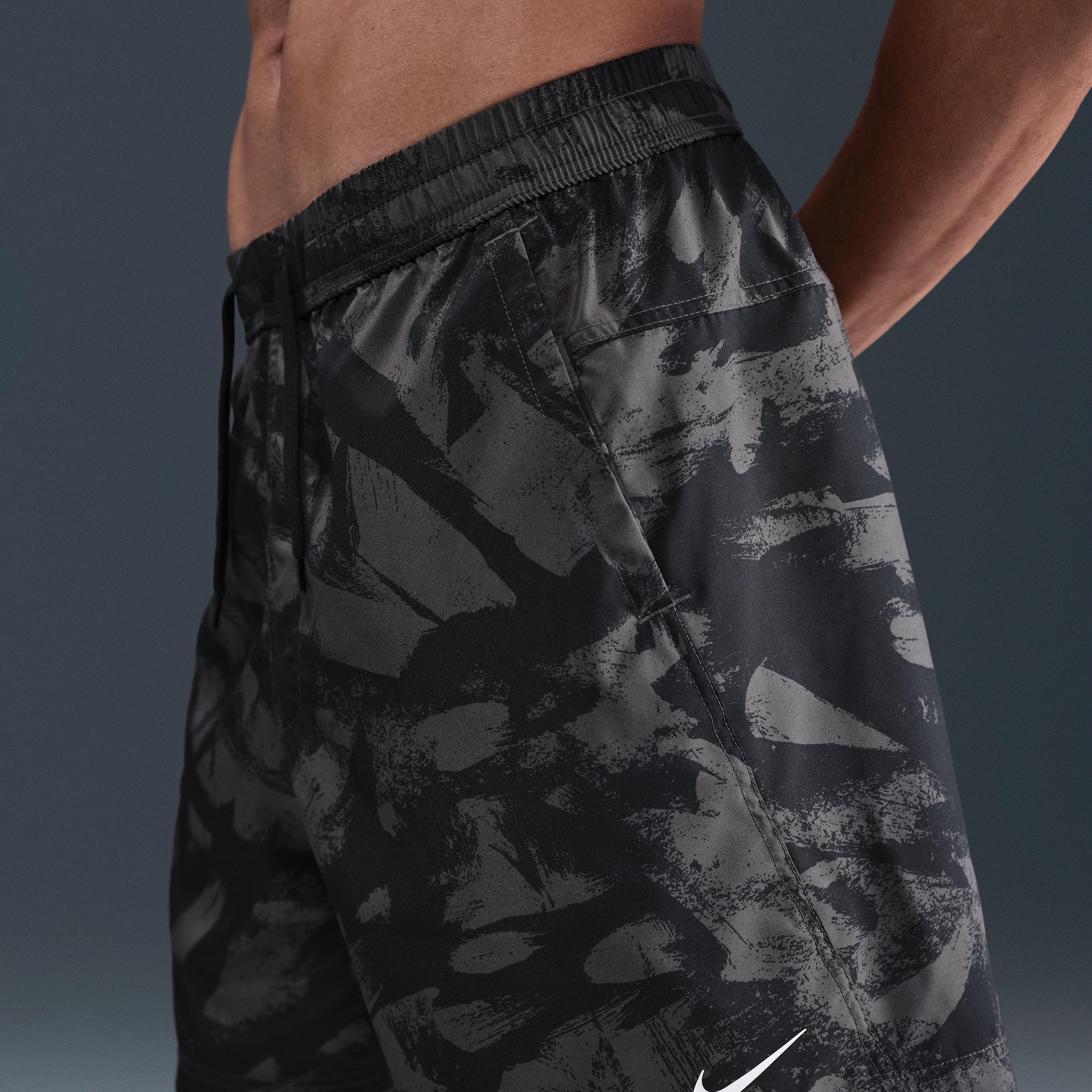Nike Men's Form Dri-FIT 7" Unlined Versatile Shorts Product Image