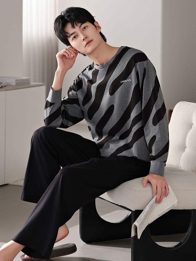 Pajama Set: Long-Sleeve Round Neck Two Tone Print T-Shirt + Plain Pants Product Image