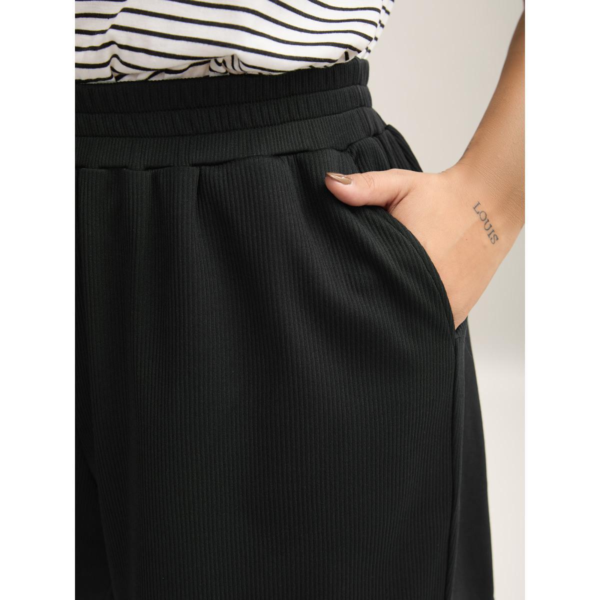 Plus Size Textured Straight-Fit Pull-On Shorts Women Black Casual Texture Wide Leg Everyday-Casual Shorts BloomChic 14-16/1X Product Image