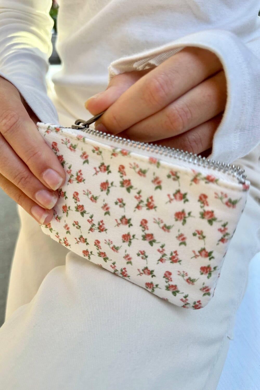 Roses Coin Purse Product Image