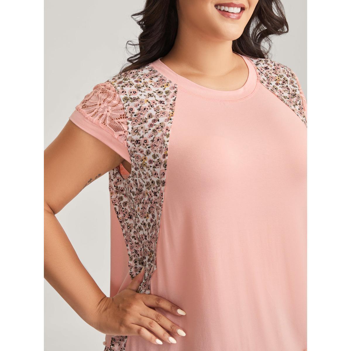 Plus Size Floral Print Contrast Cut-Out T-Shirt MistyRose Women Contrast Round Neck Everyday-Casual T-shirts BloomChic 26/4X Product Image